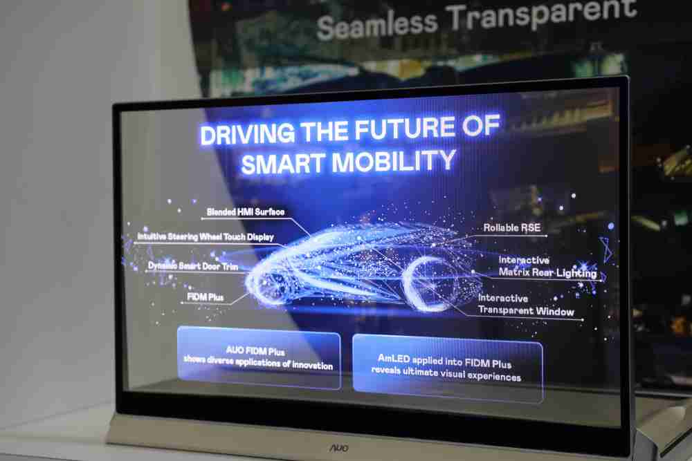 欧陆注册凭借着超高亮度和透明度，，，，这款30吋透明Micro LED显示器在AR系统与智慧零售具有潜在的应用价值。。