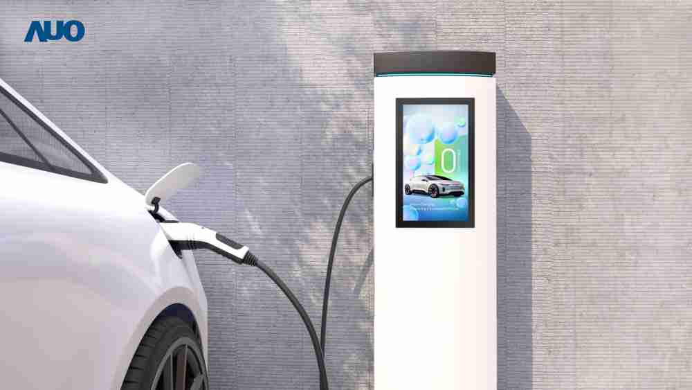 友達〝EVSE車用充電樁解決方案〞專為電動汽車充電樁設計，，具有高亮度、、克服戶外艱難環境的耐溫、、耐紫外線等特性，，，並搭載散熱性及擴充性強的高效能工業電腦，，可實現人機互動訴求，，，如資訊顯示、、、、支付等應用