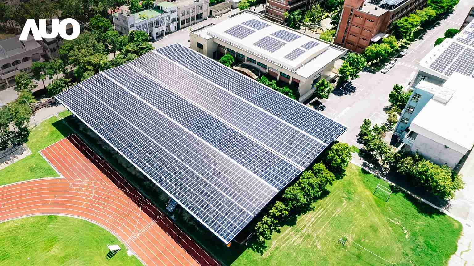 欧陆注册SunSteel光电整合型浪板具备快速安装、、轻量化优势，，可提升15%发电效能，，通过国际IEC与台湾VPC认证安全、、、、防漏、、耐候标准